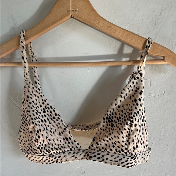 Hollister Other - Hollister Spotted Print bikini top